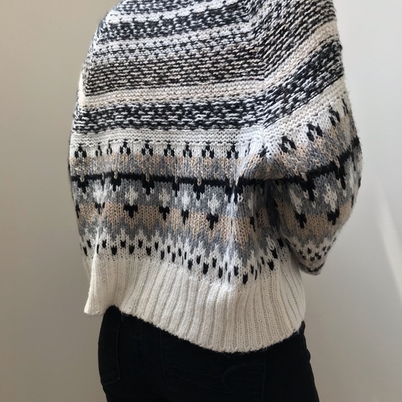 AE crop knitted cardigan! - Picture 3 of 5